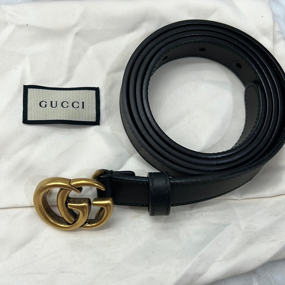 Gucci Black Leather Belt with Gold GG Buckle - Picture 2 of 9